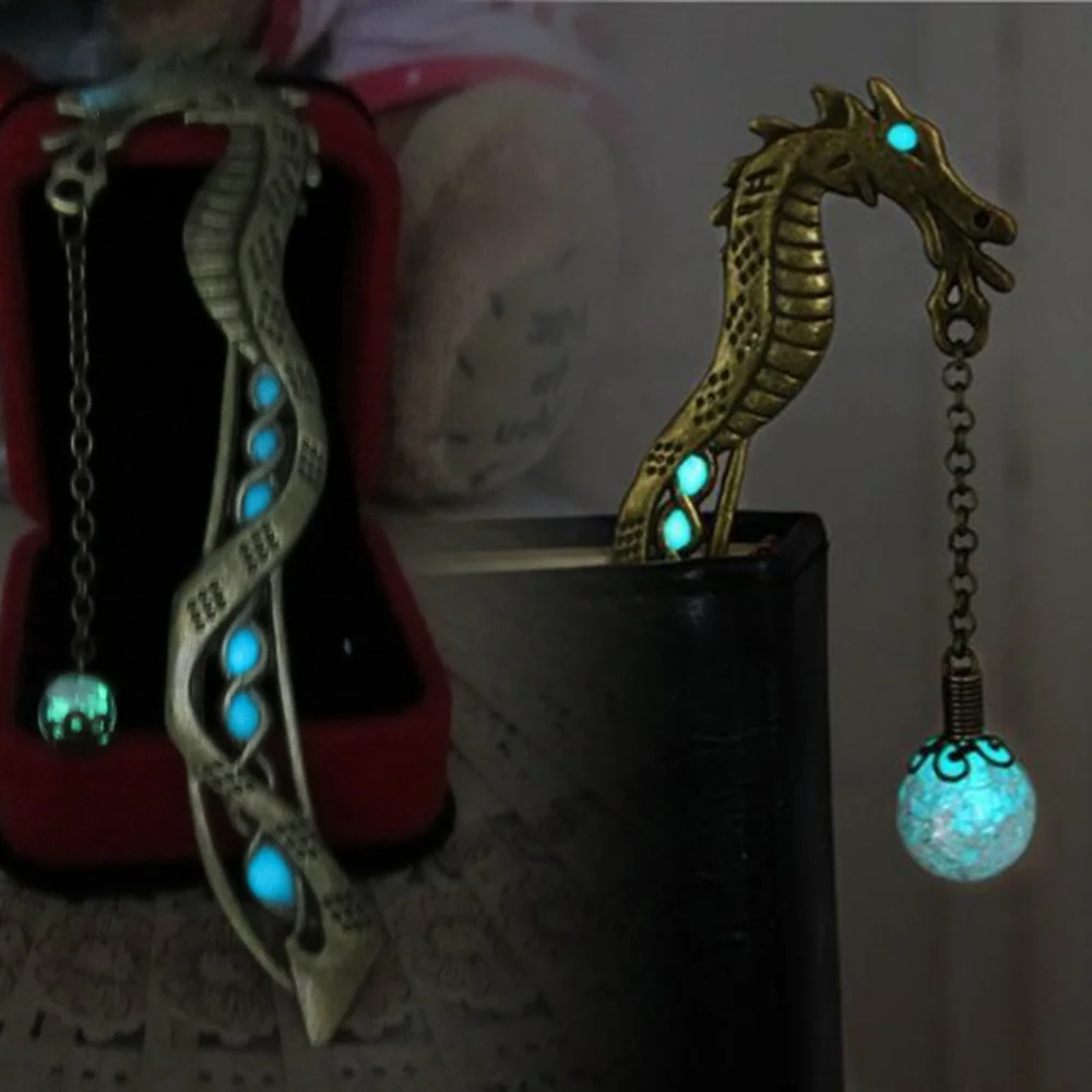 Alloy Glowing Dragon Shape Bookmarks Hairpin with Luminous for Gift Party 
Alloy Glowing Dragon Shape Bookmarks Hairpin with Luminous for Gift Party