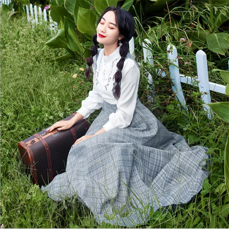 Vintage Mori Girl Women Plaid Dress Korean Style Embroidery Retro Elegant Long Maxi Dresses Boho Female Vestidos Ropa Mujer
Vintage Mori Girl Women Plaid Dress Korean Style Embroidery Retro Elegant Long Maxi Dresses Boho Female Vestidos Ropa Mujer