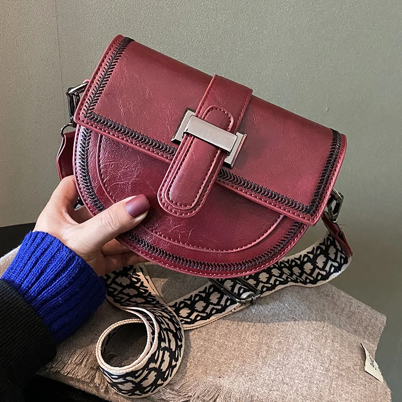 VeryMe Women Leather Half Round Crossbody Bag Vintage Handbag Lady Pack High Quality Female Shoulder Bags Fashion Borse Da Donna
VeryMe Women Leather Half Round Crossbody Bag Vintage Handbag Lady Pack High Quality Female Shoulder Bags Fashion Borse Da Donna