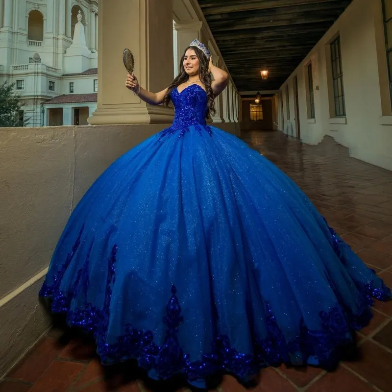 Mexican vestidos de xv años Royal Blue Quinceanera Dress Sequin Applique Pageant abiti da cerimonia Sweet 15 Party Gowns 
Mexican vestidos de xv años Royal Blue Quinceanera Dress Sequin Applique Pageant abiti da cerimonia Sweet 15 Party Gowns
