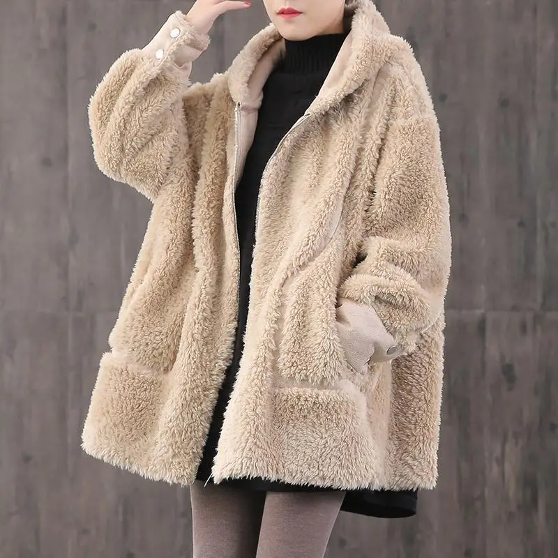 Plus Size Women's Autumn And Winter Literary Age Reduction Hooded Jacket Loose Casual Thick Warm Lamb Wool Coat
Plus Size Women's Autumn And Winter Literary Age Reduction Hooded Jacket Loose Casual Thick Warm Lamb Wool Coat