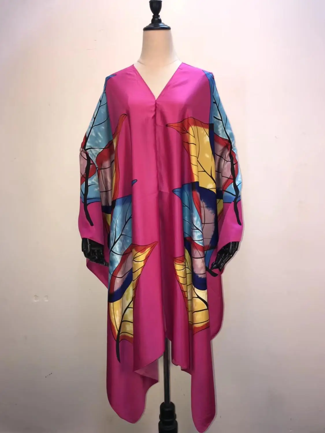 New Fashion Lady Printed Silk women Top Sexy V-neck African Women's short dresses
New Fashion Lady Printed Silk women Top Sexy V-neck African Women's short dresses