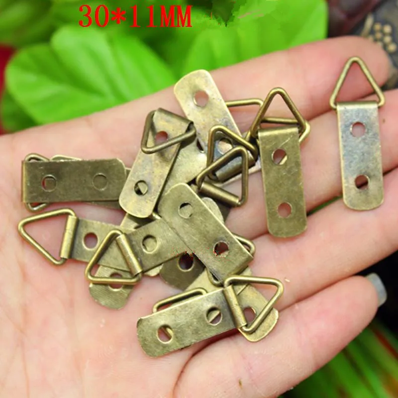 Bulk Triangle D-Ring 2 Holes Hanging Picture oil Painting Mirror Frame Hooks Hangers With Screws,Bronze Tone,30*11mm,1000Pcs
Bulk Triangle D-Ring 2 Holes Hanging Picture oil Painting Mirror Frame Hooks Hangers With Screws,Bronze Tone,30*11mm,1000Pcs