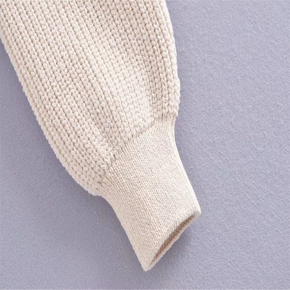 Knitwear 2021 spring and autumn new short long-sleeved round neck solid color loose top silhouette Women's sweater
Knitwear 2021 spring and autumn new short long-sleeved round neck solid color loose top silhouette Women's sweater