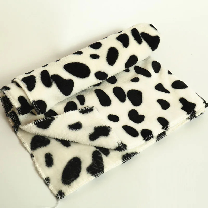Winter Thick Warm Dog Blanket Autumn Cat Beds Thickened Coral Velvet Pet Supplies Mechanical Wash Print Coral Fleece Mat
Winter Thick Warm Dog Blanket Autumn Cat Beds Thickened Coral Velvet Pet Supplies Mechanical Wash Print Coral Fleece Mat