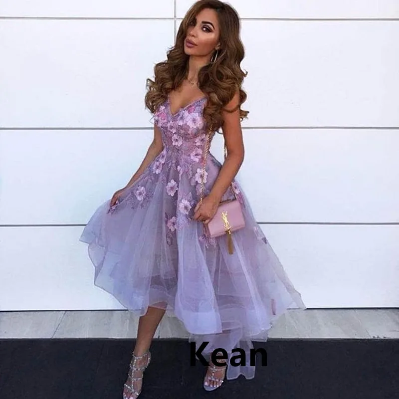 Lilac Homecoming Dresses Hi Low 3D Flowers v-neck A-line Tank Sleeveless Tiered Elegant Cocktail Dresses
Lilac Homecoming Dresses Hi Low 3D Flowers v-neck A-line Tank Sleeveless Tiered Elegant Cocktail Dresses