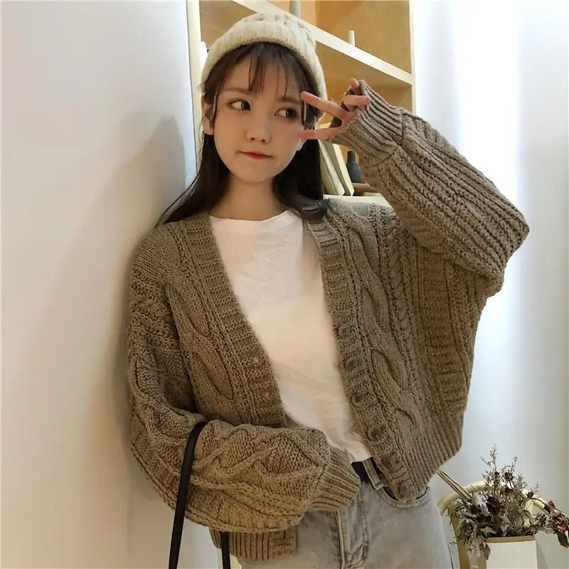 Cardigan Short Jacket Women's Knitted Shirt Loose Wearing Spring and Autumn
Cardigan Short Jacket Women's Knitted Shirt Loose Wearing Spring and Autumn