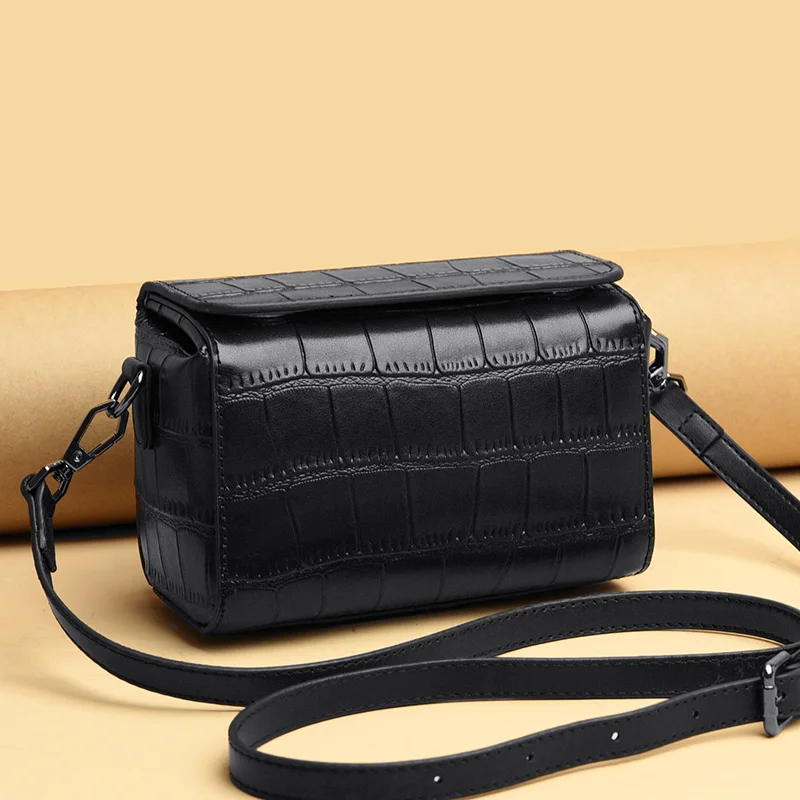 Genuine Leather Real Cowhide 2021 New Women Leisure Fashion Bag Women's Messenger Bag Shoulder Bag Cross Bag Women's Handbag 
Genuine Leather Real Cowhide 2021 New Women Leisure Fashion Bag Women's Messenger Bag Shoulder Bag Cross Bag Women's Handbag