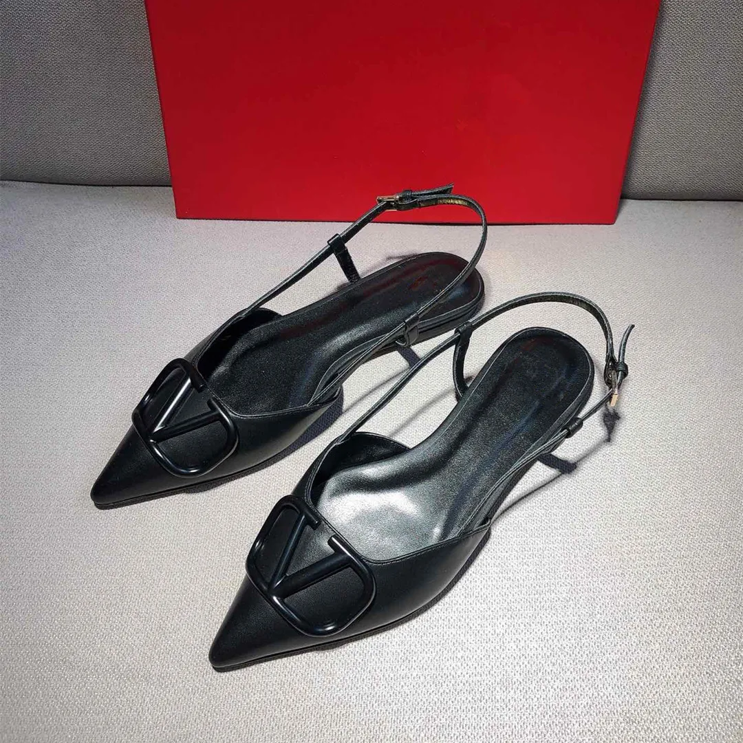 2021 Designer Design Brand Women Flat Genuine Leather Metal V-Button Pointed Toe Sandal Lady Wedding Shoes Spring Summer 34-43 
2021 Designer Design Brand Women Flat Genuine Leather Metal V-Button Pointed Toe Sandal Lady Wedding Shoes Spring Summer 34-43