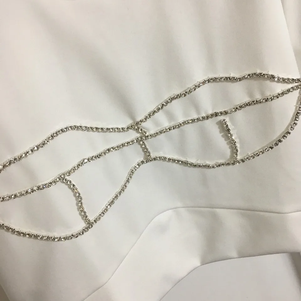 High Quality Luxury Summer Women New New Personality Design Shining Diamond Short-sleeved Short T-shirt Crop Tops
High Quality Luxury Summer Women New New Personality Design Shining Diamond Short-sleeved Short T-shirt Crop Tops