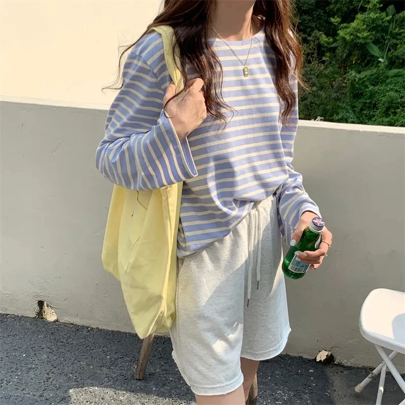 Long Sleeve T-shirts Women Retro Striped Classic Korean College Autumn Winter Tops Tee All-match Daily Lovely Girls T-shirt
Long Sleeve T-shirts Women Retro Striped Classic Korean College Autumn Winter Tops Tee All-match Daily Lovely Girls T-shirt