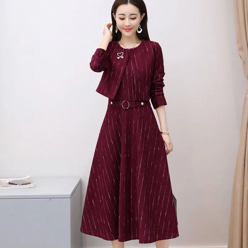 Elegant Women Two Piece Set Office Lady Twill Short Jacket Sleeveless Slim Red Coats Belt Dress Womens Party Suits Autumn
Elegant Women Two Piece Set Office Lady Twill Short Jacket Sleeveless Slim Red Coats Belt Dress Womens Party Suits Autumn