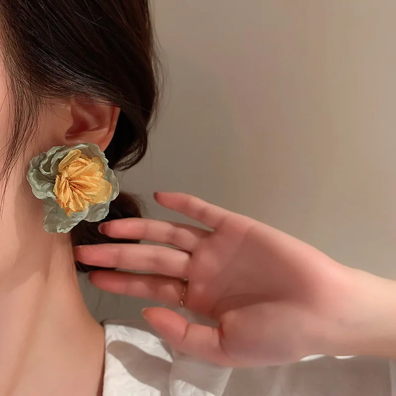 KOFSAC Romantic Charm Cloth Flower Earrings For Women Fashion Jewelry Asymmetry Vintage Hyperbole Earring Lady Party Accessories
KOFSAC Romantic Charm Cloth Flower Earrings For Women Fashion Jewelry Asymmetry Vintage Hyperbole Earring Lady Party Accessories