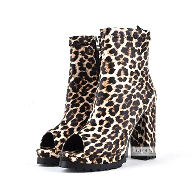Ladies Sandals Black Red Leopard Print Solid Color Square Root Platform Women's High Heels 2020 Fashion High Heels
Ladies Sandals Black Red Leopard Print Solid Color Square Root Platform Women's High Heels 2020 Fashion High Heels
