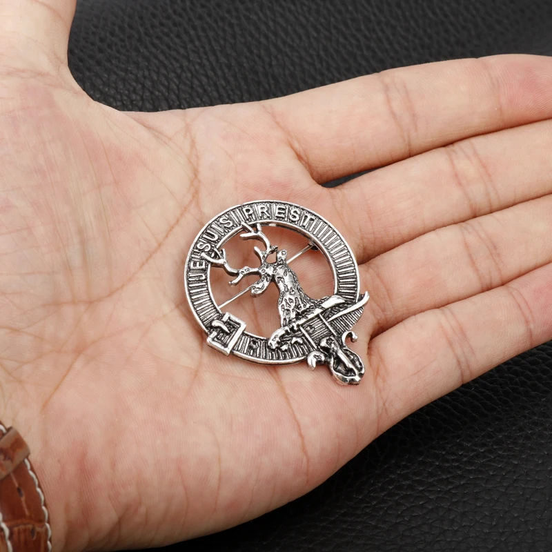 Ancient battlefield legend Outlander Scottish Kilt Silver Color Deer brooch for Male&Female Alloy Vintage Pins Jewelry
Ancient battlefield legend Outlander Scottish Kilt Silver Color Deer brooch for Male&Female Alloy Vintage Pins Jewelry