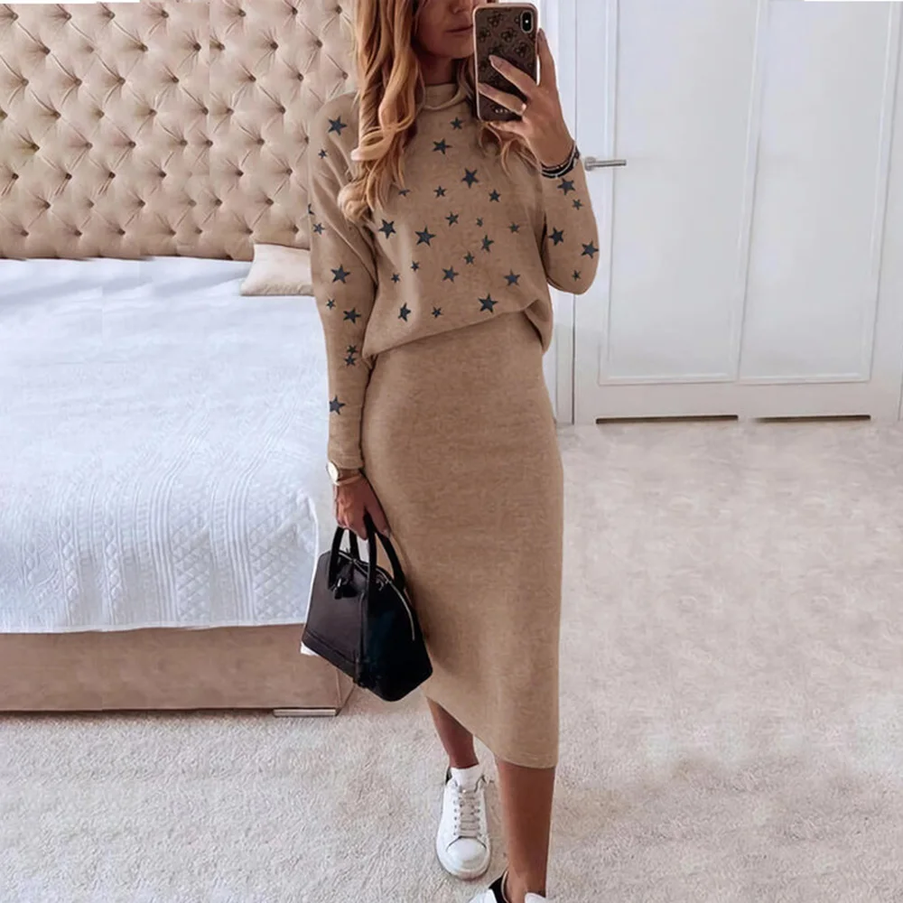 Europe and america 2021 sportswear star print sweater and stretch hip skirt suit knitted two-piece autumn and winter casual suit
Europe and america 2021 sportswear star print sweater and stretch hip skirt suit knitted two-piece autumn and winter casual suit