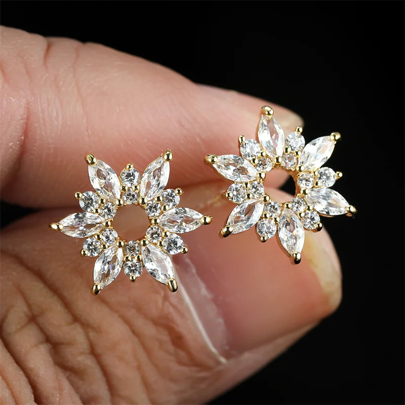Exquisite 14K Gold Plated Christmas Snowflake White Cubic Zircon Stud Earrings for Women Bride Engagement Banquet Party Jewelry
Exquisite 14K Gold Plated Christmas Snowflake White Cubic Zircon Stud Earrings for Women Bride Engagement Banquet Party Jewelry