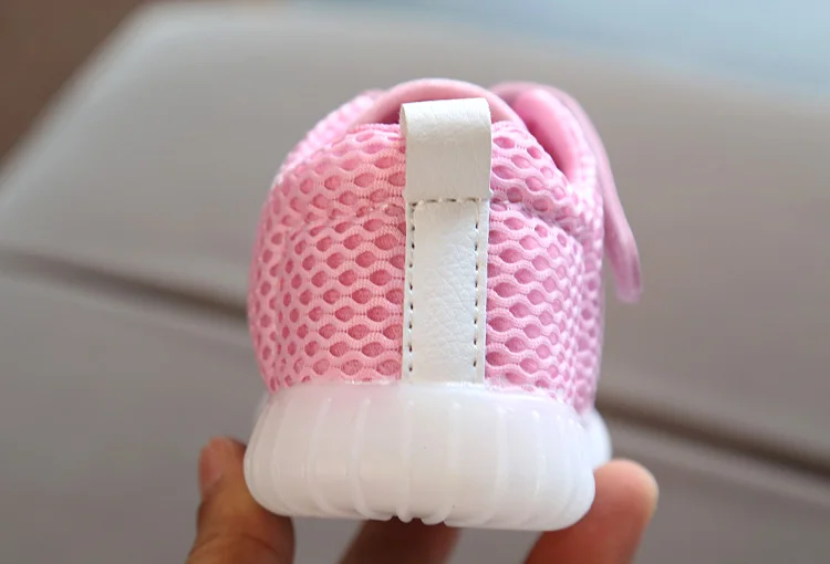 Goocheer 2020 Toddler Kids Baby Boys Girl Light Up Soft Sole Sport Running LED Shoes Sneaker First Walkers Prewalker Anti-Slip
Goocheer 2020 Toddler Kids Baby Boys Girl Light Up Soft Sole Sport Running LED Shoes Sneaker First Walkers Prewalker Anti-Slip