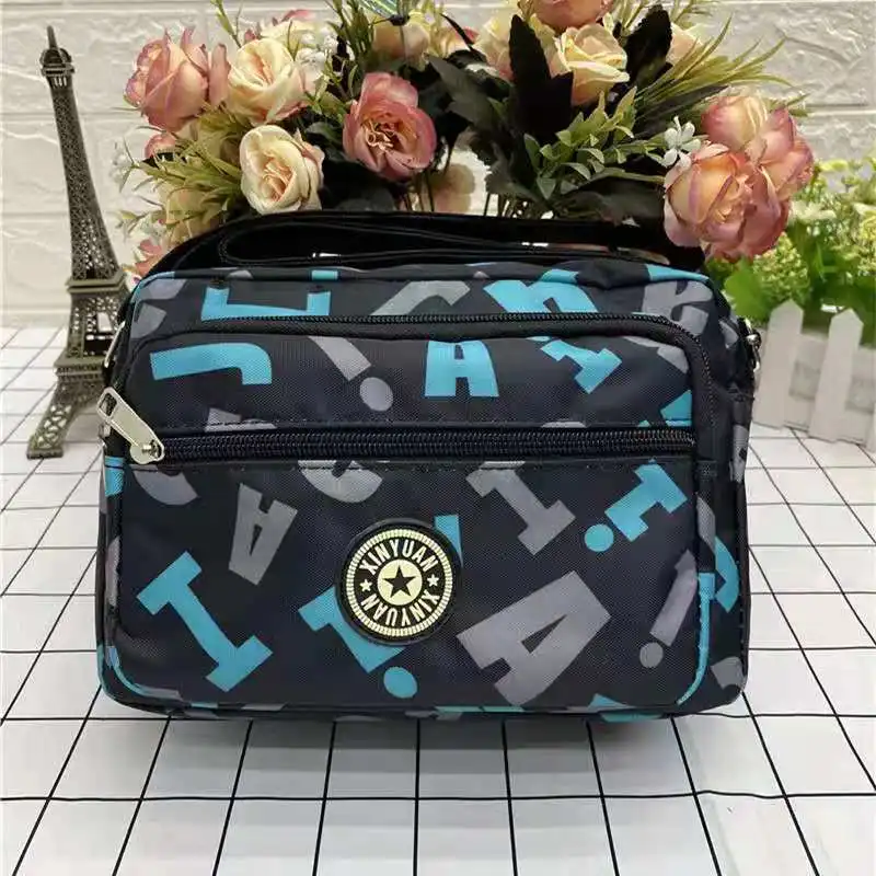 2021 European and American ladies new floral cloth messenger bag casual canvas shoulder bag 1540 
2021 European and American ladies new floral cloth messenger bag casual canvas shoulder bag 1540