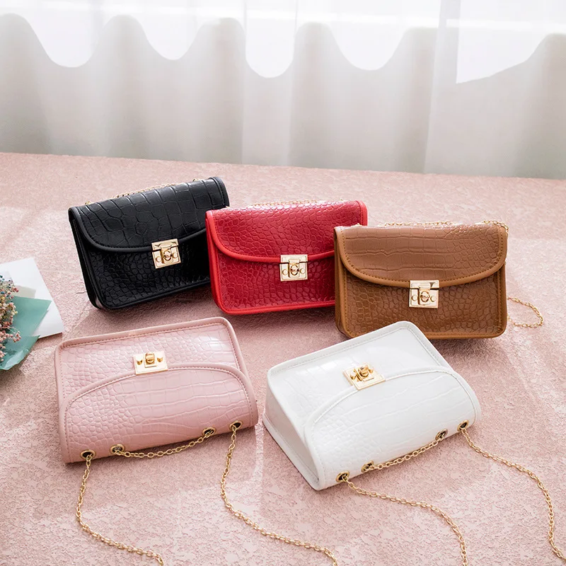 Новая и простая маленькая квадратная сумка, модная трендовая женская сумка через плечо с крокодиловым узором, сумка-мессенджер с цепочкой и... 
Новая и простая маленькая квадратная сумка, модная трендовая женская сумка через плечо с крокодиловым узором, сумка-мессенджер с цепочкой и...