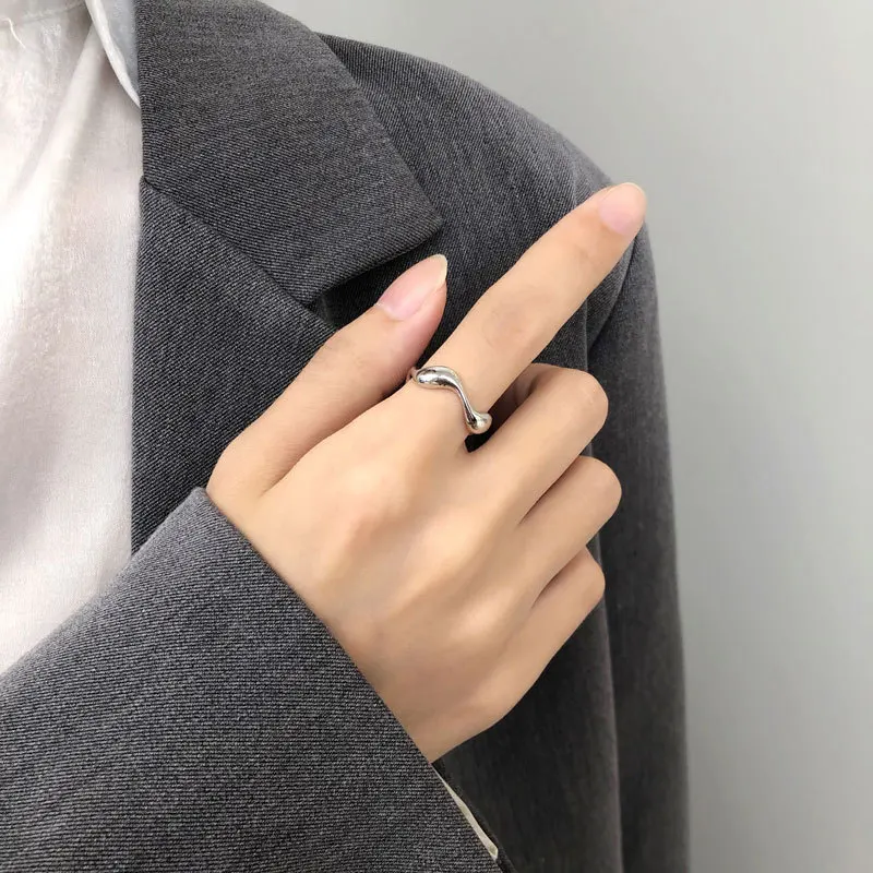 New Fashion Geometric Ripple 2 Colors Ring Simple Style Metal Copper Ring Accessories For Charm Women Exquisite Jewelry Gift
New Fashion Geometric Ripple 2 Colors Ring Simple Style Metal Copper Ring Accessories For Charm Women Exquisite Jewelry Gift
