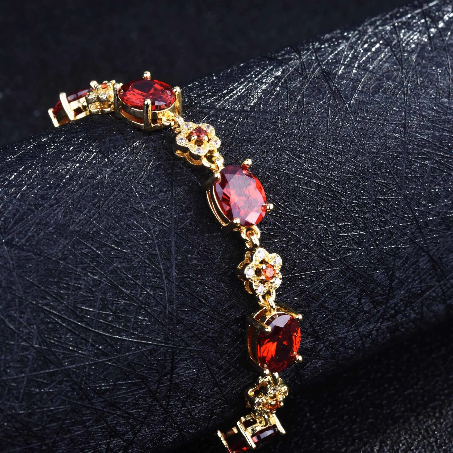 Luxury Gold Hands Chain Jewelry Charm Bridal Natural Red Garnet Stone Bracelet For Women Wedding Costume Gemstones Jewelry
Luxury Gold Hands Chain Jewelry Charm Bridal Natural Red Garnet Stone Bracelet For Women Wedding Costume Gemstones Jewelry