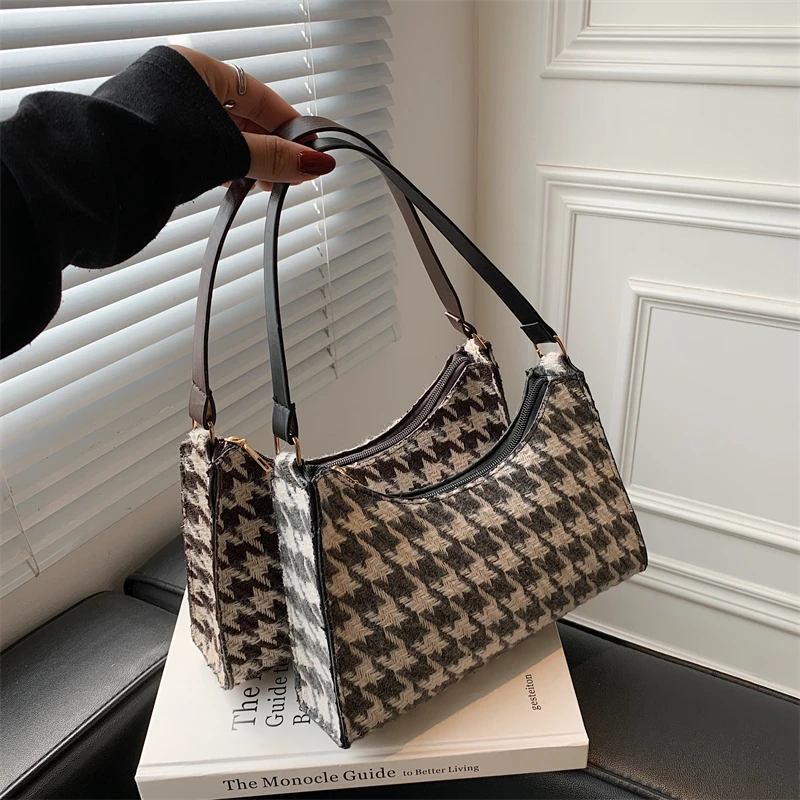 Retro Plaid Pattern Women Hobos Handbags Houndstooth Female Potable Underarm Bag Fashion Design Ladies Purse Shoulder Bags
Retro Plaid Pattern Women Hobos Handbags Houndstooth Female Potable Underarm Bag Fashion Design Ladies Purse Shoulder Bags