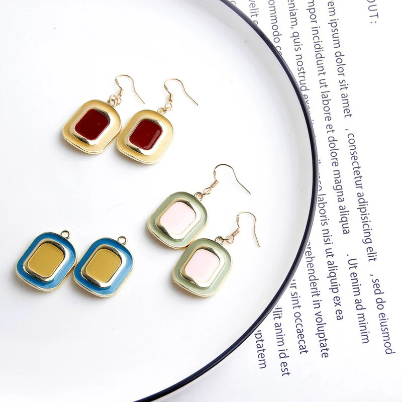 Высокое качество Женские аксессуары для волос элегантнее Висячие масло блочная серьга серьги темперамент блестящее красное Сетчатое Ретр...
Высокое качество Женские аксессуары для волос элегантнее Висячие масло блочная серьга серьги темперамент блестящее красное Сетчатое Ретр...