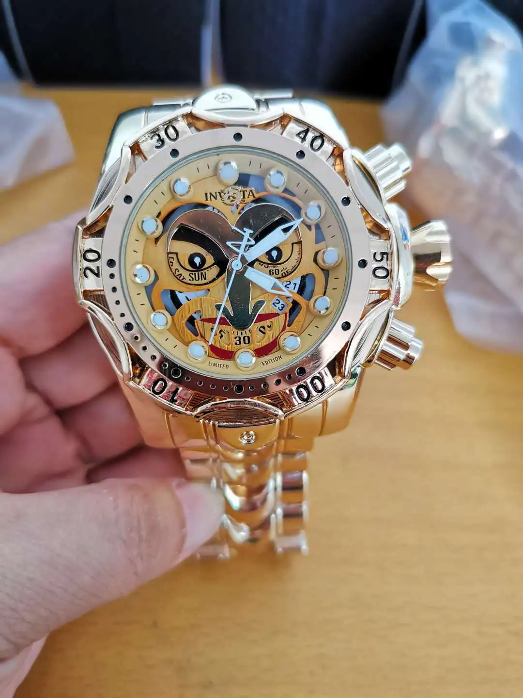 Dazzling Watches Are Popular In Brazil Series of Large Men's Steel Belt Quartz Watches Reloj Hombre
Dazzling Watches Are Popular In Brazil Series of Large Men's Steel Belt Quartz Watches Reloj Hombre