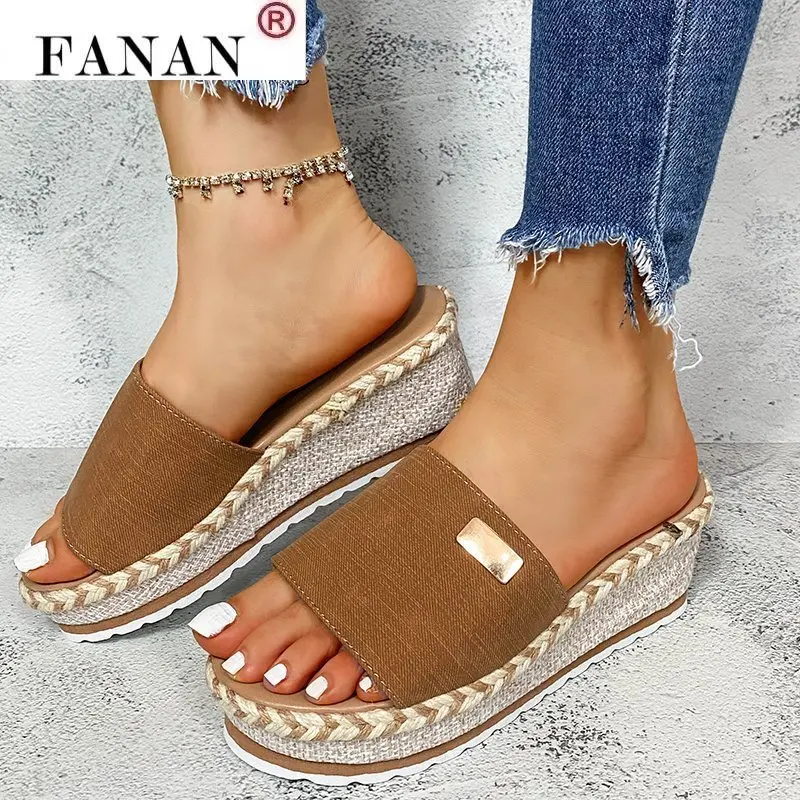 Women Slippers 2021 New Summer Wedge Platform Shoes Fashion Comfortable Open Toe Sandals Outdoor Mid Heel Beach Women Sandals
Women Slippers 2021 New Summer Wedge Platform Shoes Fashion Comfortable Open Toe Sandals Outdoor Mid Heel Beach Women Sandals