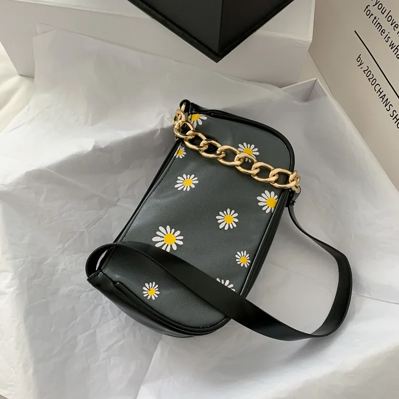 Fashion Ladies Underarm Handbags PU Leather Ladies Chain Shoulder Bag Retro Female Baguette Travel Clutch Exquisite Small Bag
Fashion Ladies Underarm Handbags PU Leather Ladies Chain Shoulder Bag Retro Female Baguette Travel Clutch Exquisite Small Bag
