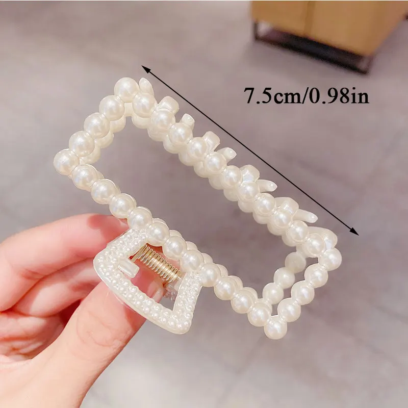 Big Pearls Hair Clip Claws Oversize Small Tiktak Hair Accessories for Women Korean Black White Barrette For Hair 2021 New 
Big Pearls Hair Clip Claws Oversize Small Tiktak Hair Accessories for Women Korean Black White Barrette For Hair 2021 New