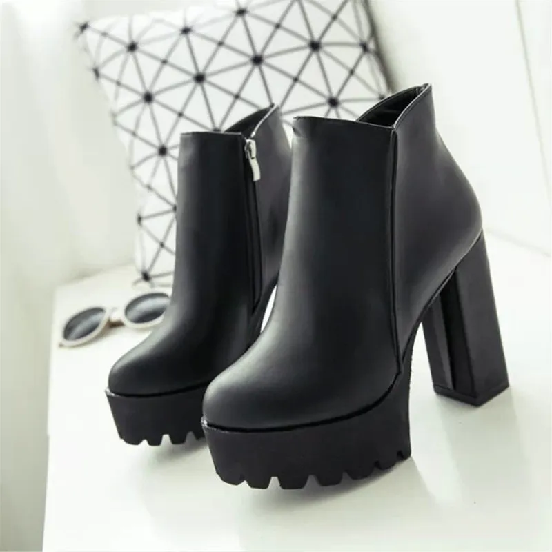 Fashion Popular Women's High-heeled Solid Color Ankle Boots Street Trend Models Wear Thick-heeled Waterproof Sexy Leather Boots
Fashion Popular Women's High-heeled Solid Color Ankle Boots Street Trend Models Wear Thick-heeled Waterproof Sexy Leather Boots