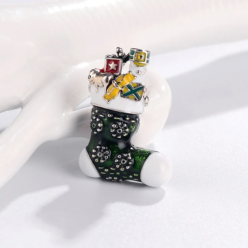 Dream Candy Creative Colorful Enamel Christmas socks Brooches for Women 2 Colors Fashion Accessories Kids Jewelry 2021 New Style | Украшения