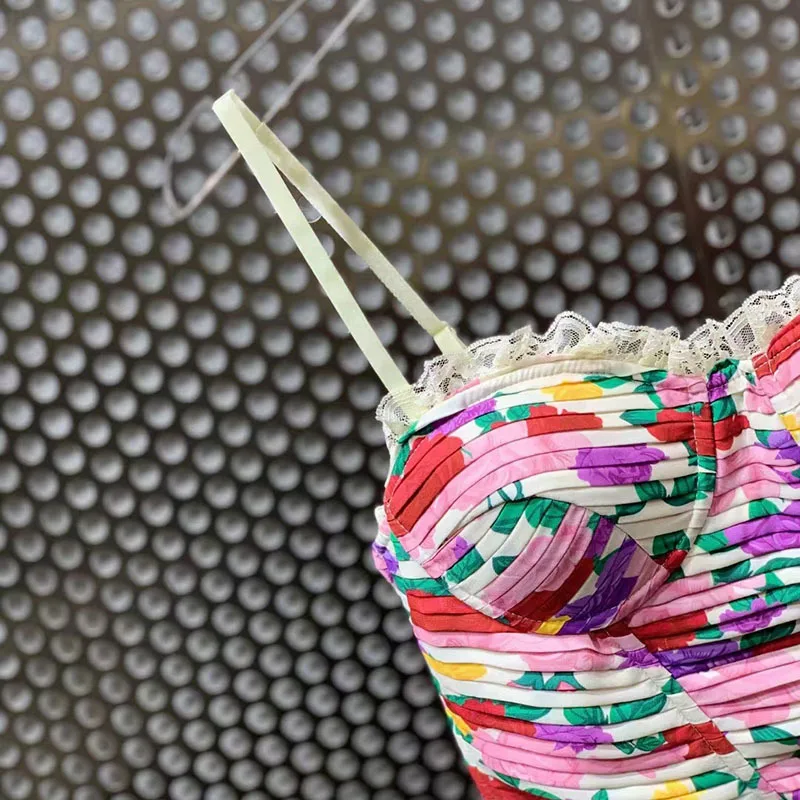 VGH Hit Color Sexy Vests For Women Square Collar Sleeveless Patchwork Lace Korean Short Camis Female 2021 Summer Fashion Clothes
VGH Hit Color Sexy Vests For Women Square Collar Sleeveless Patchwork Lace Korean Short Camis Female 2021 Summer Fashion Clothes