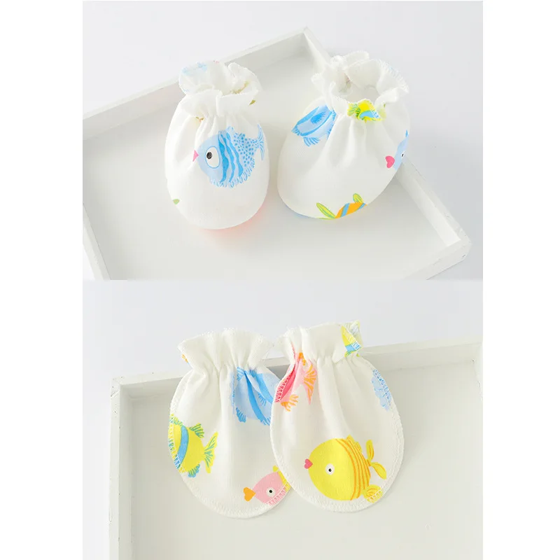 Summer 4 Pairs Newborn Baby Anti Scratching Soft Cotton Gloves Foot Cover Set Cute Cartoon Infant Anti-Scratch Mittens Socks
Summer 4 Pairs Newborn Baby Anti Scratching Soft Cotton Gloves Foot Cover Set Cute Cartoon Infant Anti-Scratch Mittens Socks