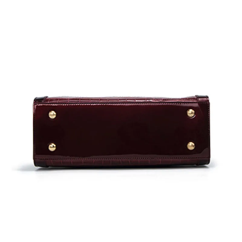 2021 New trendy fashion European and American retro crocodile pattern middle-aged ladies single shoulder messenger bag Women Bag
2021 New trendy fashion European and American retro crocodile pattern middle-aged ladies single shoulder messenger bag Women Bag