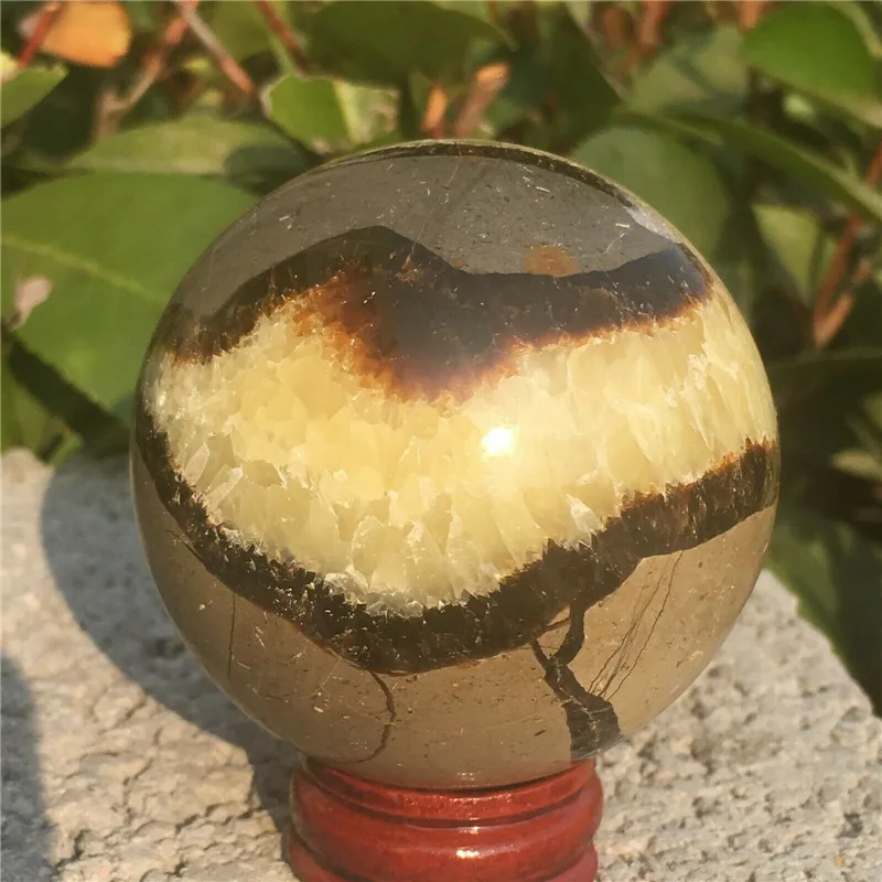 Natural Beautiful Curvature of the ball Crystal Ball Reiki Healing Collectible
Natural Beautiful Curvature of the ball Crystal Ball Reiki Healing Collectible