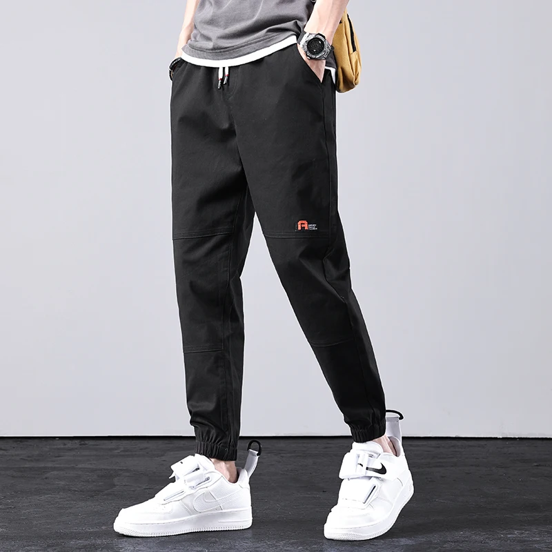 2021 spring and summer men's casual pants Korean version of the trendy sports overalls harem pants with loose feet
2021 spring and summer men's casual pants Korean version of the trendy sports overalls harem pants with loose feet