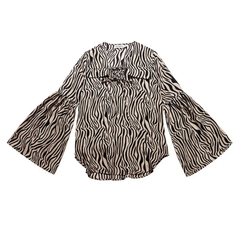 Summer Women Sexy V-Neck Zebra Print T-Shirts Tops Streetwear Women New Long Sleeves Loose Casual Daily Black Tshirts Tops 2021
Summer Women Sexy V-Neck Zebra Print T-Shirts Tops Streetwear Women New Long Sleeves Loose Casual Daily Black Tshirts Tops 2021