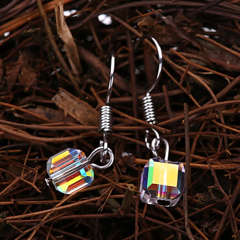 Ladies Luxury Crystal Earrings Jewelry Fashion Simple Long Drop Earrings For Women Korean Cute Earrings Wholesale
Ladies Luxury Crystal Earrings Jewelry Fashion Simple Long Drop Earrings For Women Korean Cute Earrings Wholesale