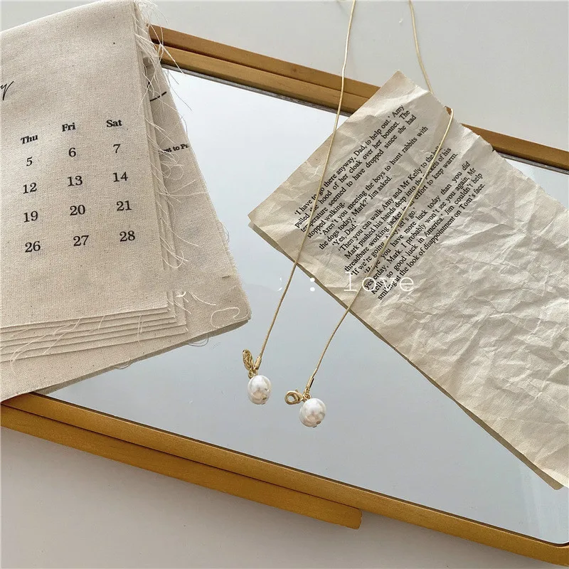 Retro Imitation Pearl Anti-lost Face Mask Lanyard Glasses Strap Necklace Long Chain Fashion For Women Wedding Aesthetic Jewelry
Retro Imitation Pearl Anti-lost Face Mask Lanyard Glasses Strap Necklace Long Chain Fashion For Women Wedding Aesthetic Jewelry