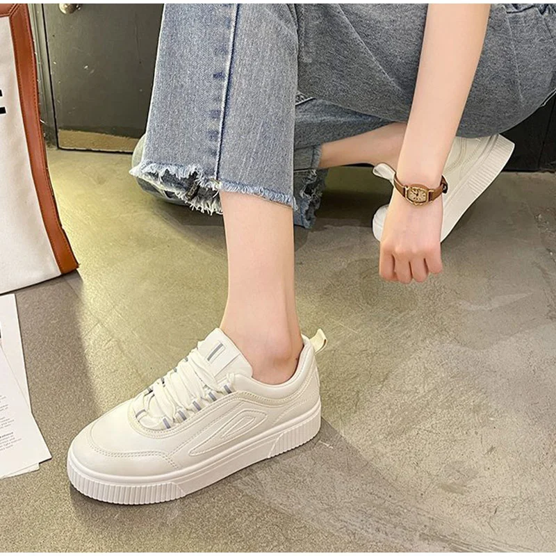 Woman's Vulcanized Shoes Platform Thick Bottom Lady Walking Shoes Lace Up Solide Women Falts Casual Footwear 2021 Fashion Autumn
Woman's Vulcanized Shoes Platform Thick Bottom Lady Walking Shoes Lace Up Solide Women Falts Casual Footwear 2021 Fashion Autumn