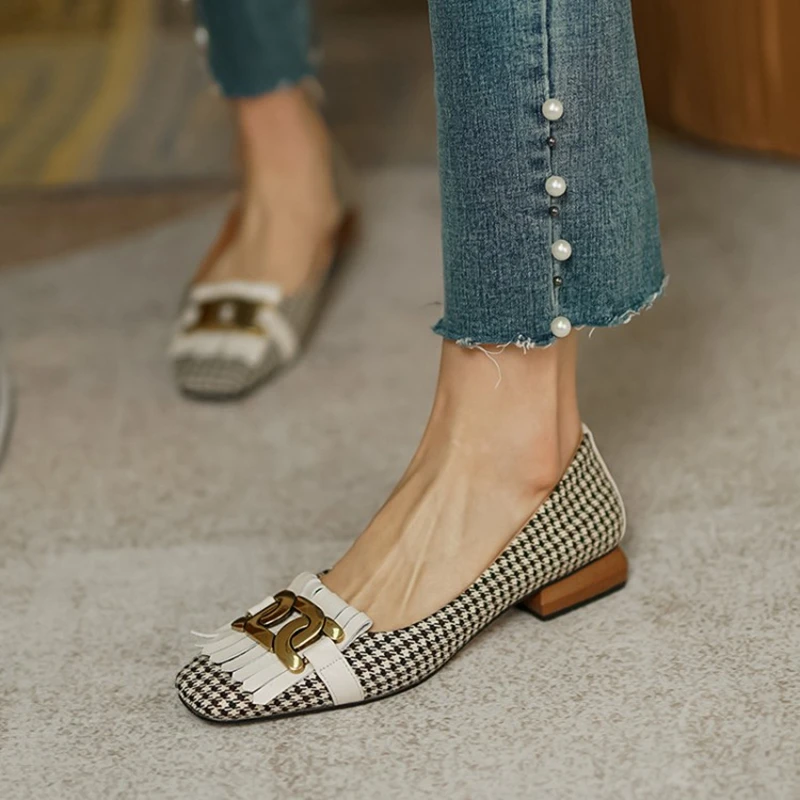 2021 New Fashion Women Shoes Tassel Beads Square Heel Spring Pumps Square Toe Slip-On Casual Shoes Thick Heel Retro Shoes heels
2021 New Fashion Women Shoes Tassel Beads Square Heel Spring Pumps Square Toe Slip-On Casual Shoes Thick Heel Retro Shoes heels