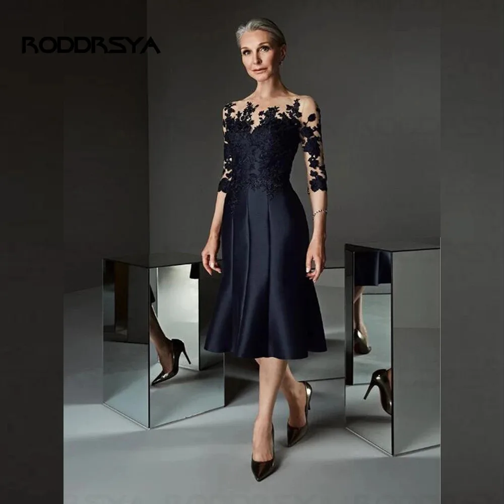 RODDRSYA Gorgeous Navy Blue Knee Length Mother of the Bride Dresses Lace Applique with Three Quarter Sleeves Wedding Guest Gown
RODDRSYA Gorgeous Navy Blue Knee Length Mother of the Bride Dresses Lace Applique with Three Quarter Sleeves Wedding Guest Gown
