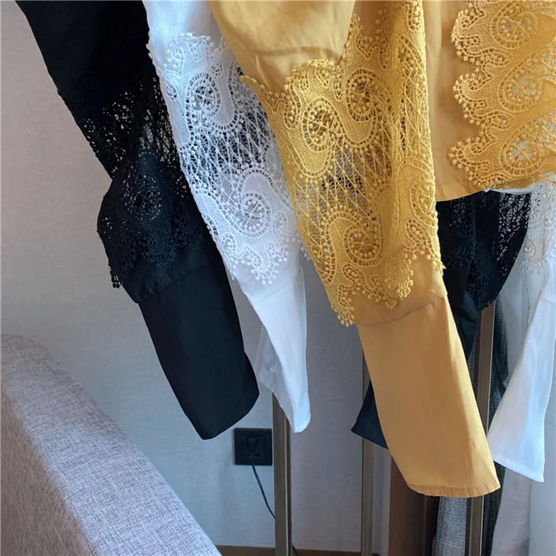 Newest HIGH QUALITY Fashion 2021 Runway Dress Women's Turtleneck Lacing Belt Puff Sleeve Lace short Blouse top 
Newest HIGH QUALITY Fashion 2021 Runway Dress Women's Turtleneck Lacing Belt Puff Sleeve Lace short Blouse top
