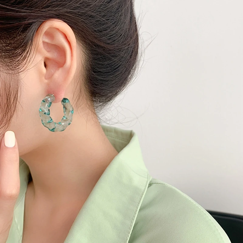 S925 Silver Needle Cute Jelly Color Transparent Acrylic C-shape Geometric Earrings for Women 2021 New Simple Trendy Earrings
S925 Silver Needle Cute Jelly Color Transparent Acrylic C-shape Geometric Earrings for Women 2021 New Simple Trendy Earrings