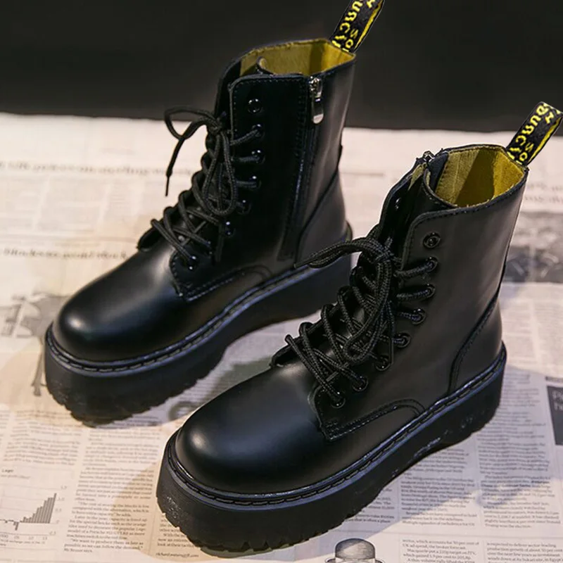 Fashion Leather Ankle Boots Women Winter Shoes Warm Fur Thick-soled Martin Boots Autumn Side Zipper Punk Black Platform Boots
Fashion Leather Ankle Boots Women Winter Shoes Warm Fur Thick-soled Martin Boots Autumn Side Zipper Punk Black Platform Boots