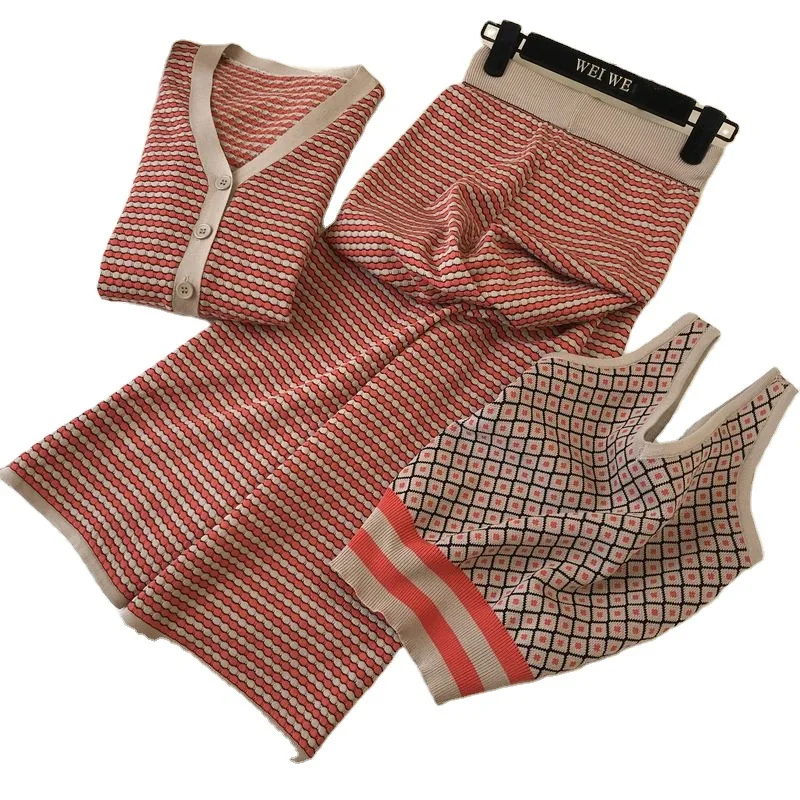 2021 Autumn New Lady Ins Sweater Suit Long Sleeve Striped Cardigan Split Wide Leg Pants Knitted Three-Piece Set for Women V-Neck
2021 Autumn New Lady Ins Sweater Suit Long Sleeve Striped Cardigan Split Wide Leg Pants Knitted Three-Piece Set for Women V-Neck
