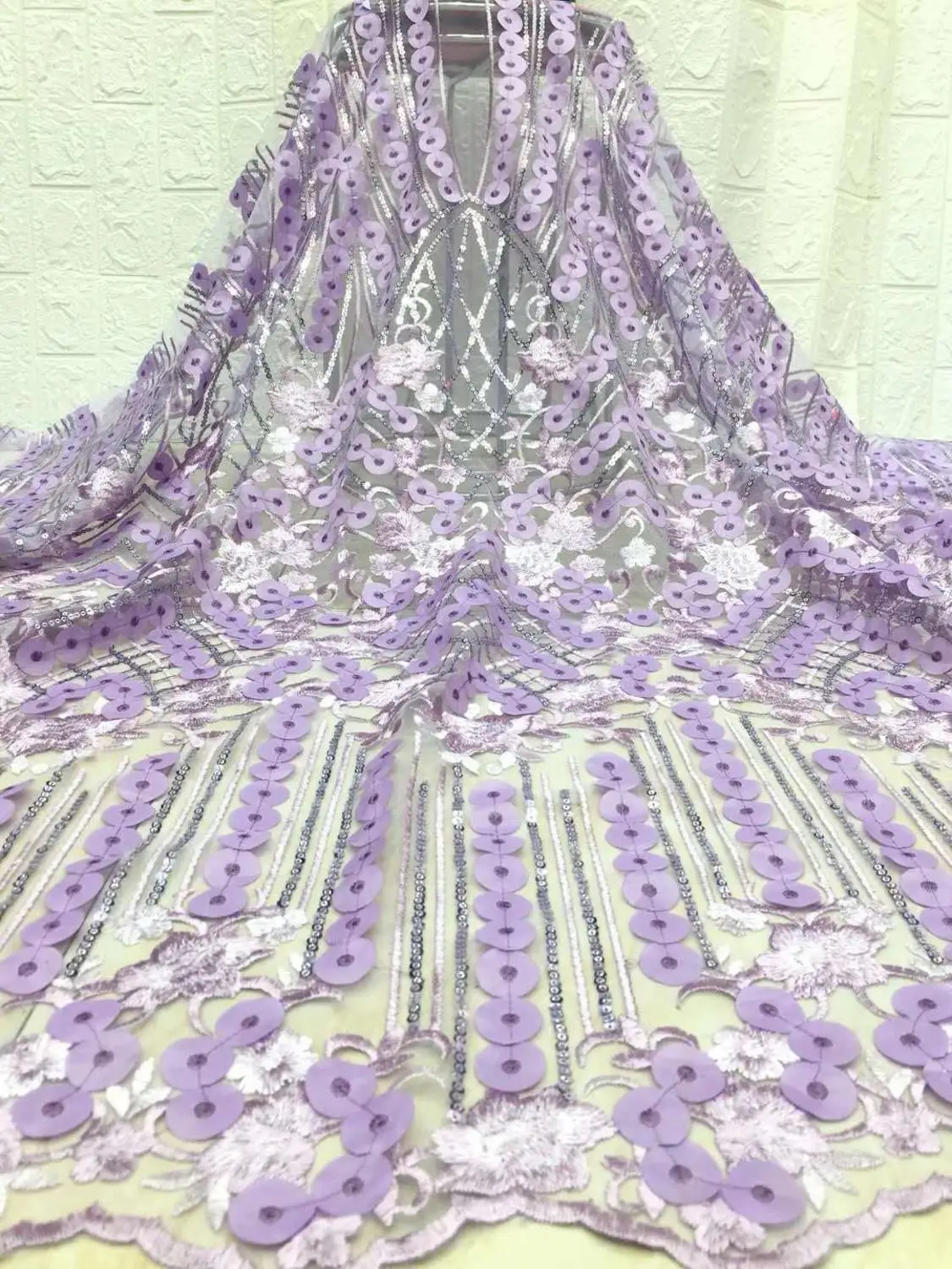 Beautiful 3D embroidery soft yarn fabric Nigerian fabric lace for ladies evening wear, party dress wedding dress fabric
Beautiful 3D embroidery soft yarn fabric Nigerian fabric lace for ladies evening wear, party dress wedding dress fabric